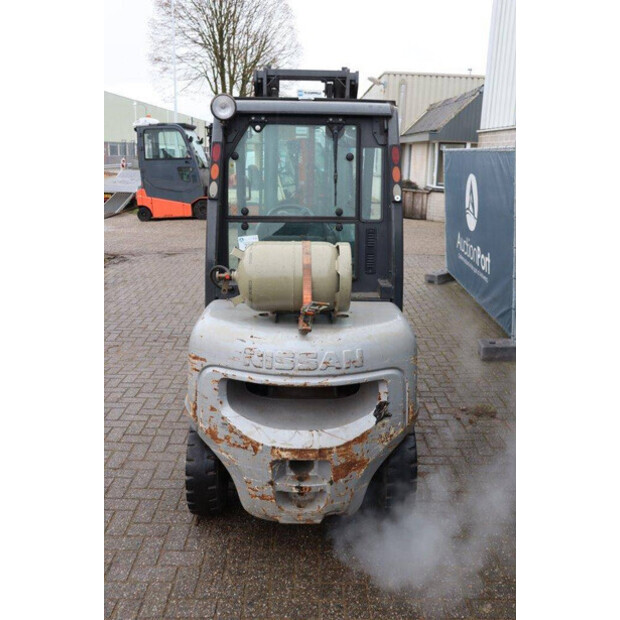 نيسان 30-44794589