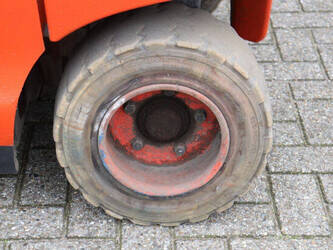 2015-linde-e30hl-01-600-1402359-44794937