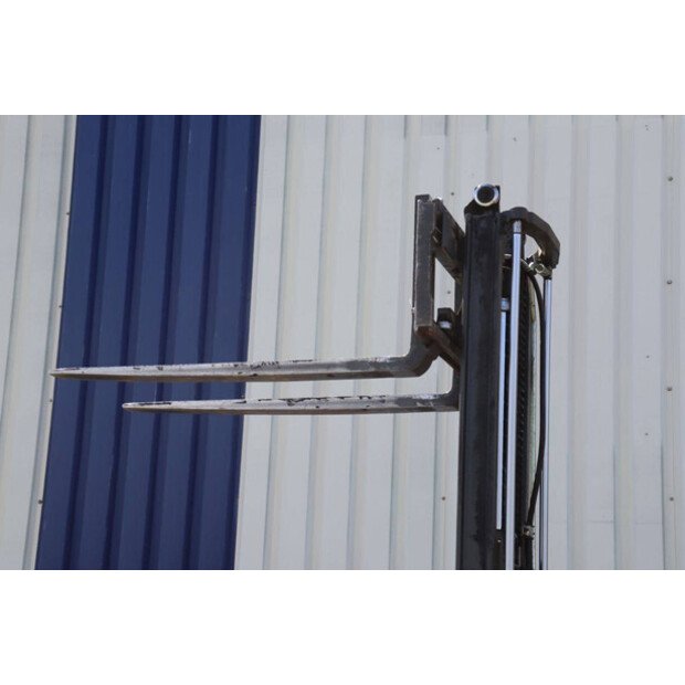 2020 ليندي E16L-02-44795025