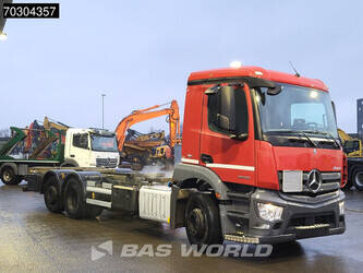 2014-mercedes-benz-antos-2632-1402388-44795752