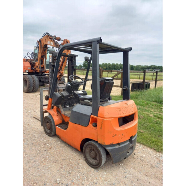 Toyota 02-7FD14-44795851