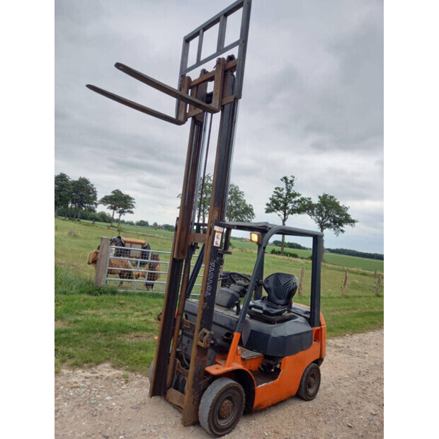 Toyota 02-7FD14-44795857