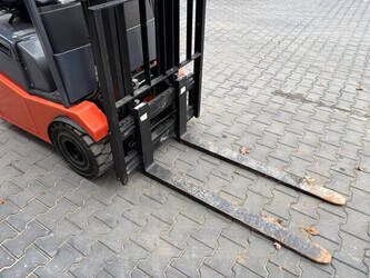 2012-toyota-7fbest13-1402395-44795896