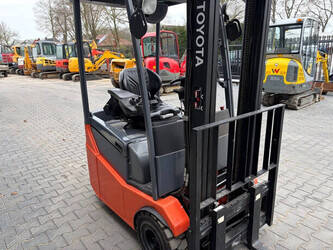 2012-toyota-7fbest13-1402395-44795897