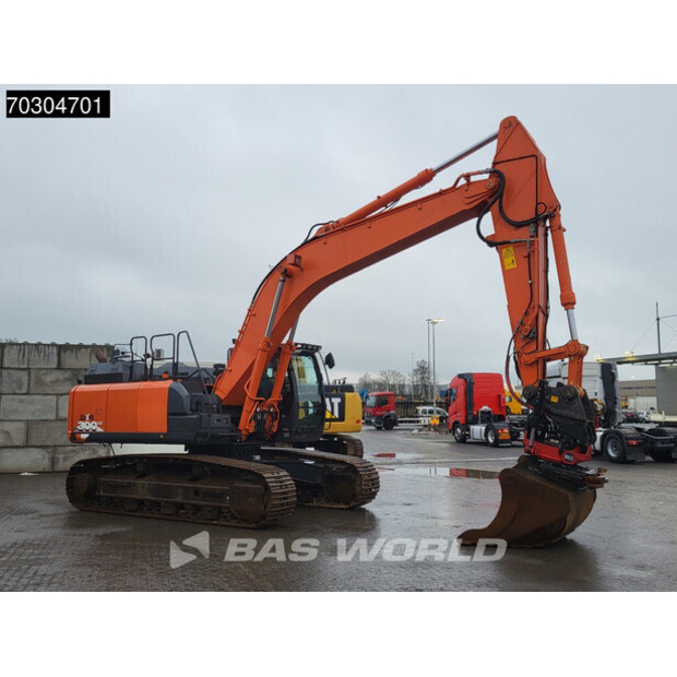 2018 هيتاشى ZX300LC-6-44796113