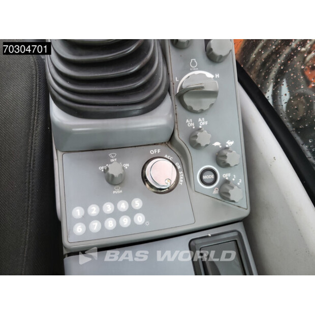 2018 هيتاشى ZX300LC-6-44796166