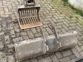 2001-takeuchi-tb016-44797102