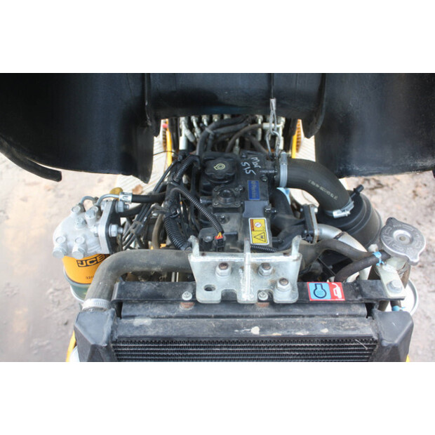 2022 جيه سي بي 8008 CT-44797377