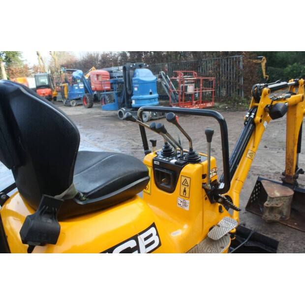 2018 JCB 8008 CTS-44797401