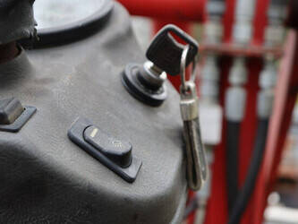 2004-fuchs-f853h-1402452-44797468