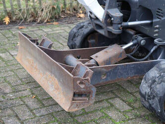 2021-bobcat-e17-1402453-44797505