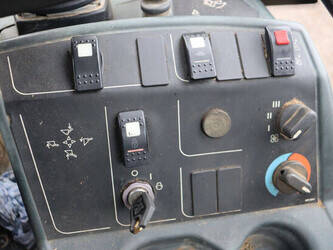 2006-caterpillar-906-1402463-44797944