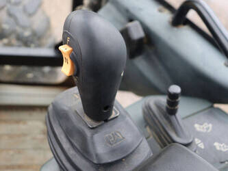 2006-caterpillar-906-1402463-44797945