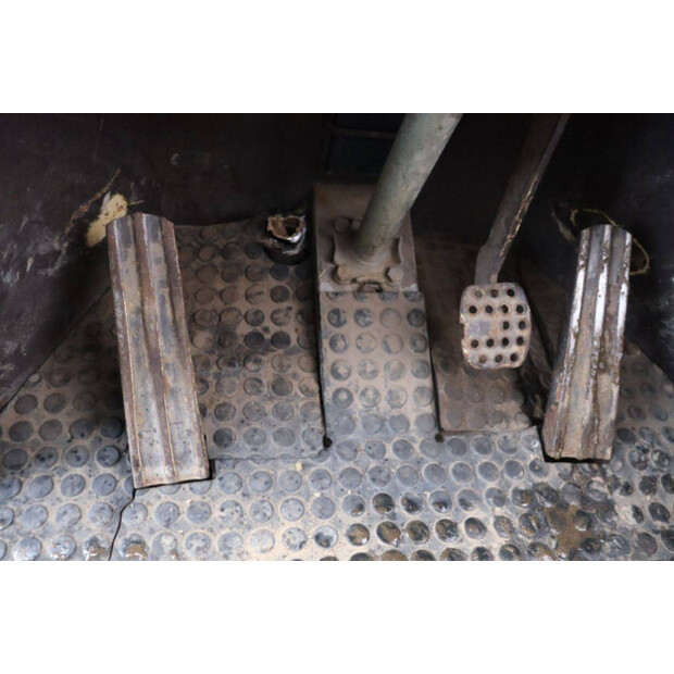 1994 اطلس 72E-44797985