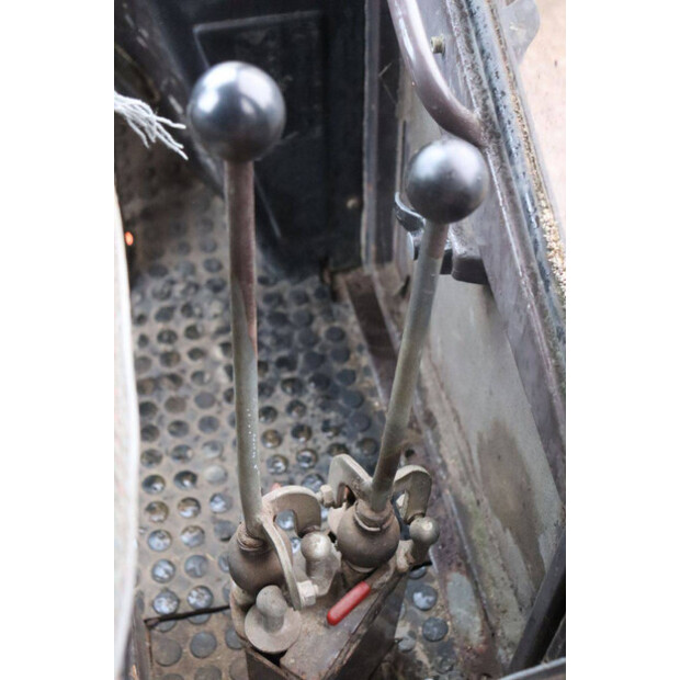 1994 اطلس 72E-44797987