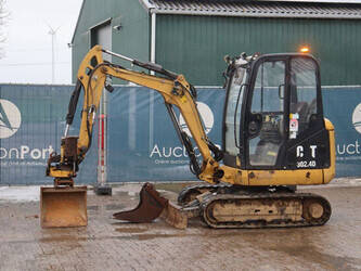 صورة ل حفارات صغيرة 2016 كاتربيلر 302.4D