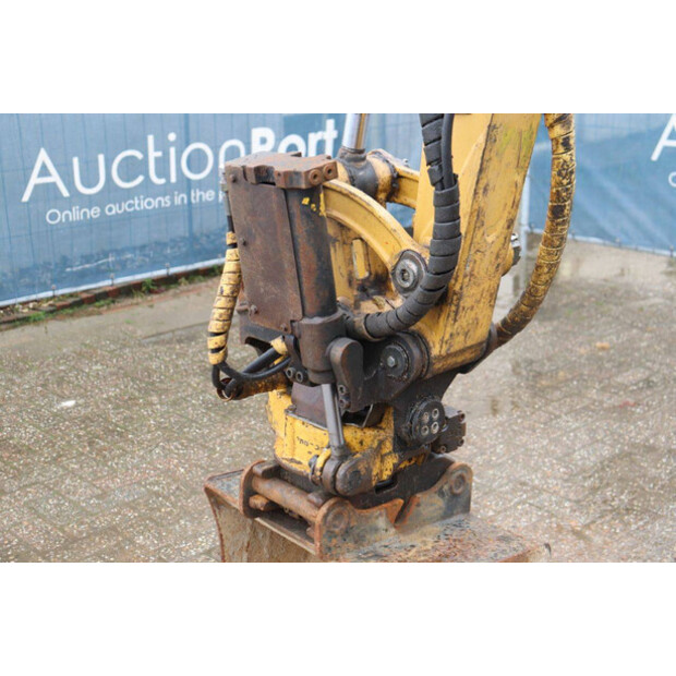 2016 Caterpillar 302.4D-44798045