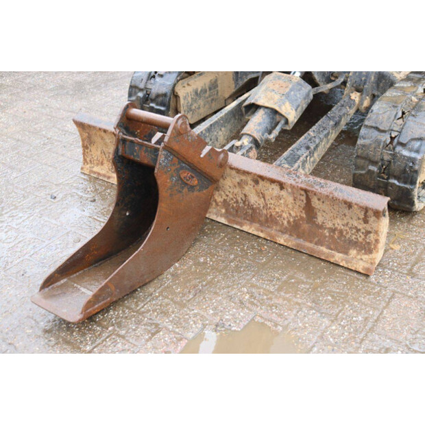 2016 Caterpillar 302.4D-44798046