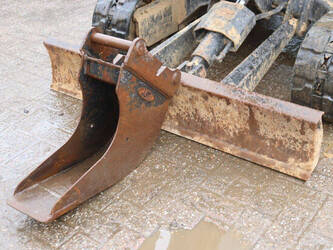 2016-caterpillar-302-4d-44798046