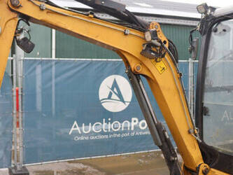 2016-caterpillar-302-4d-44798047