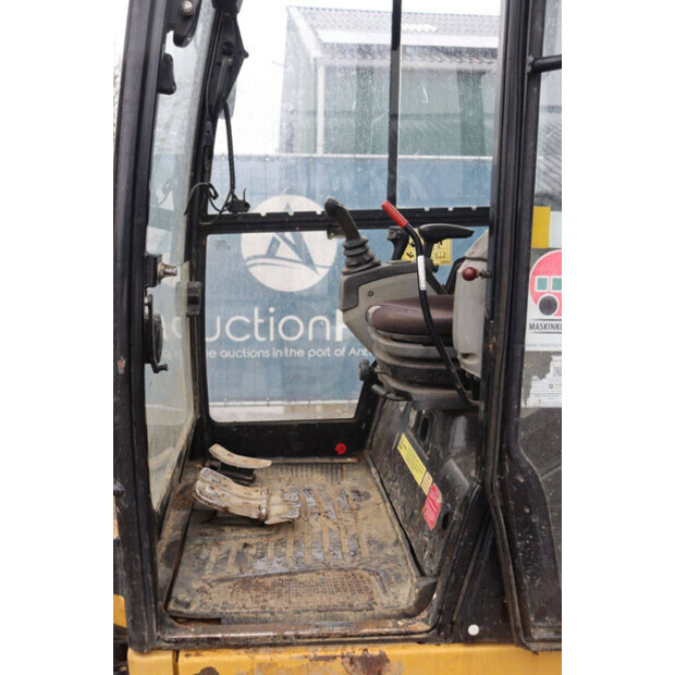 2016 Caterpillar 302.4D-44798056