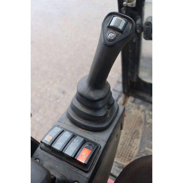 2016 Caterpillar 302.4D-44798063