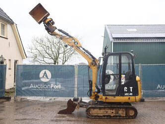 2016-caterpillar-302-4d-44798065