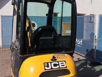 2014-jcb-8018-cts-1402470-44798206