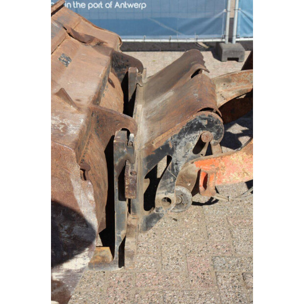 2016 كوبوتا R065-44798361