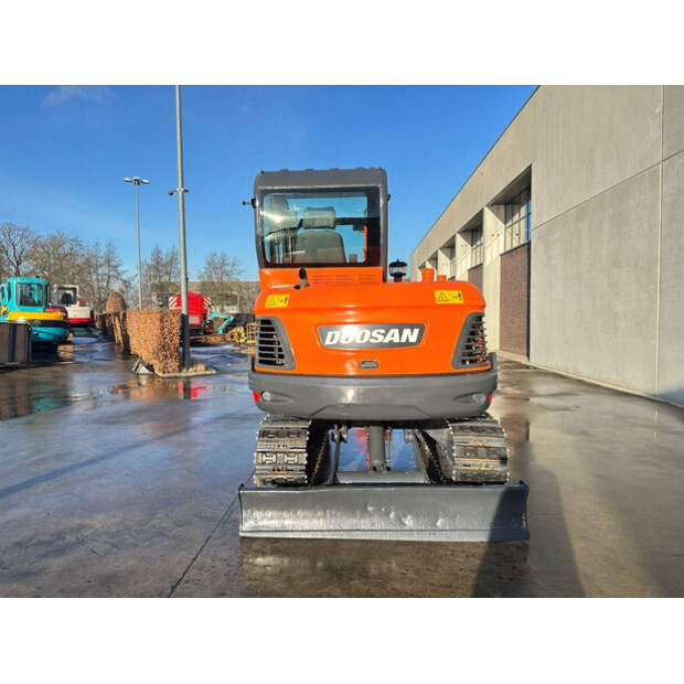 2018 Doosan DX55-9C-44798484