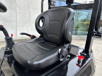 2025-wolf-mini-750-1402487-44798843