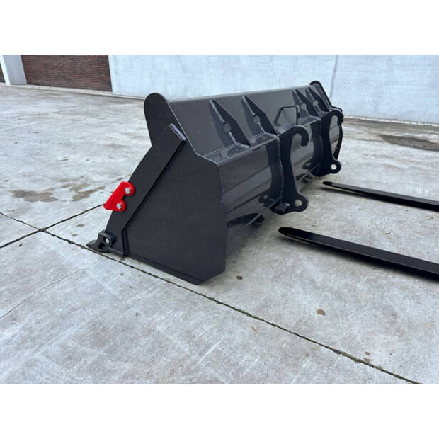 2025 Wolf WL825T-44799000