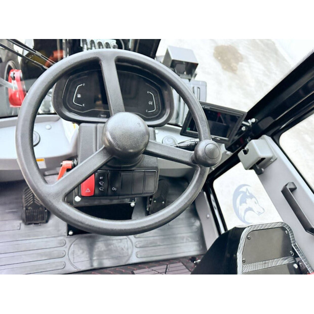 2025 Wolf WL825T-44799032