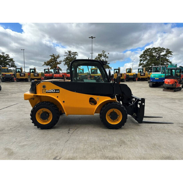 2018 JCB 520-40-44799191