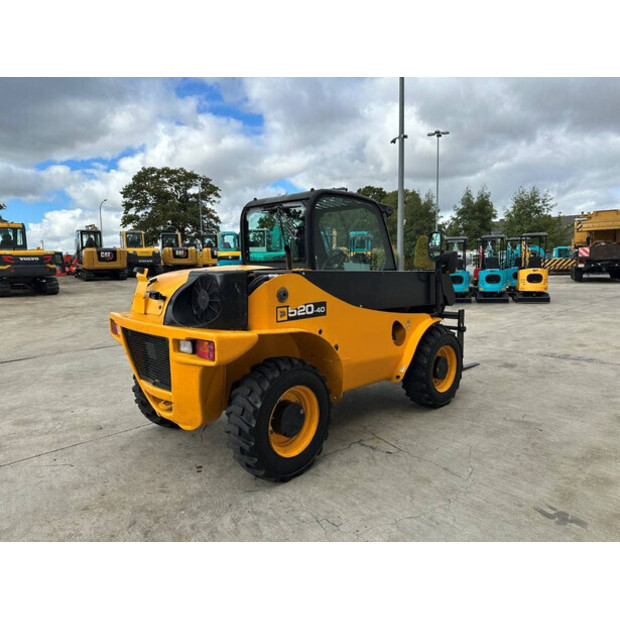 2018 JCB 520-40-44799192
