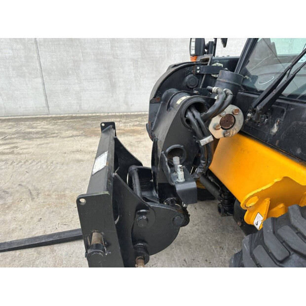 2018 JCB 520-40-44799196