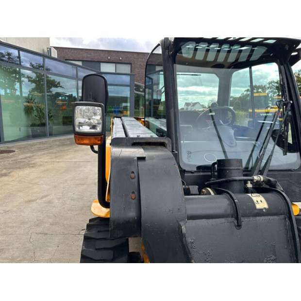 2018 JCB 520-40-44799198