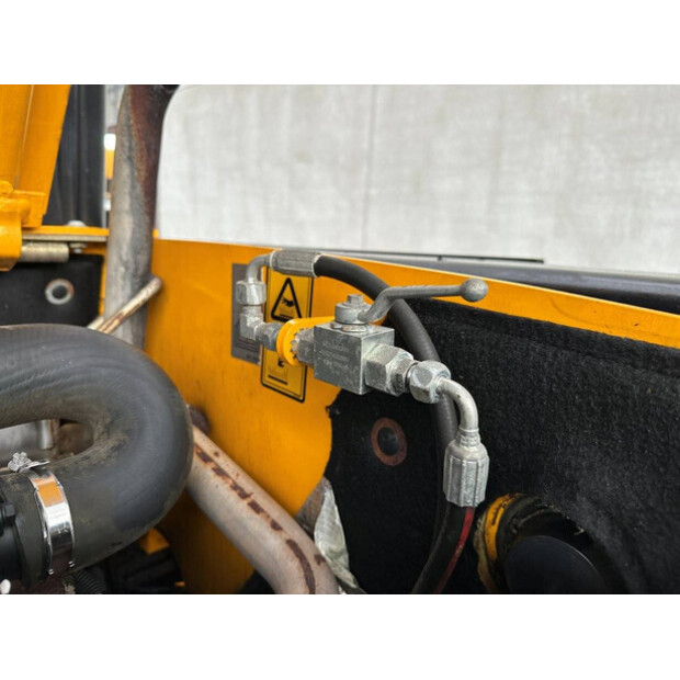 2018 JCB 520-40-44799211