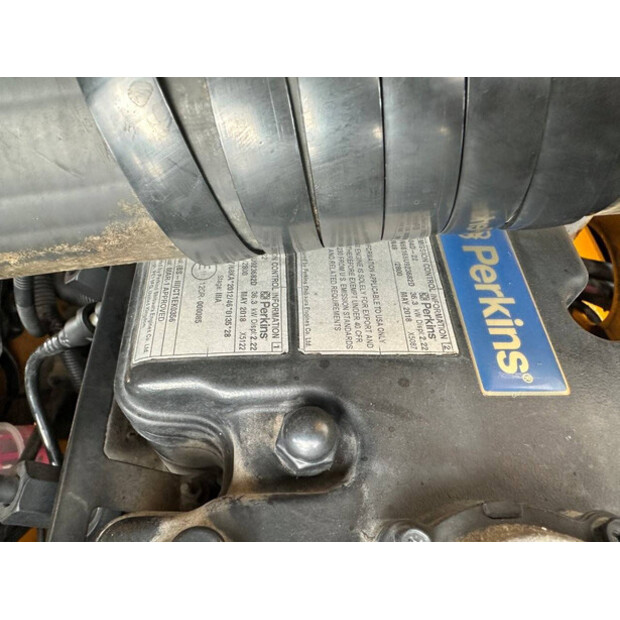 2018 JCB 520-40-44799213