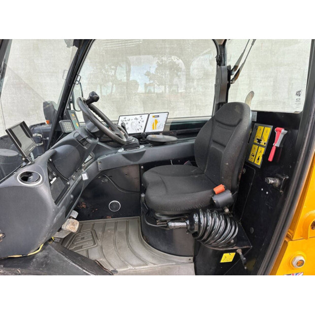 2018 JCB 520-40-44799216