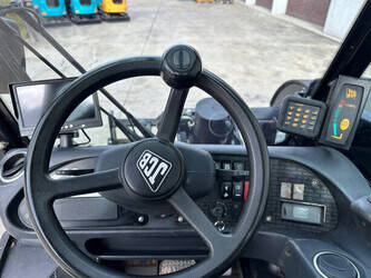 2018-jcb-520-40-1402497-44799220