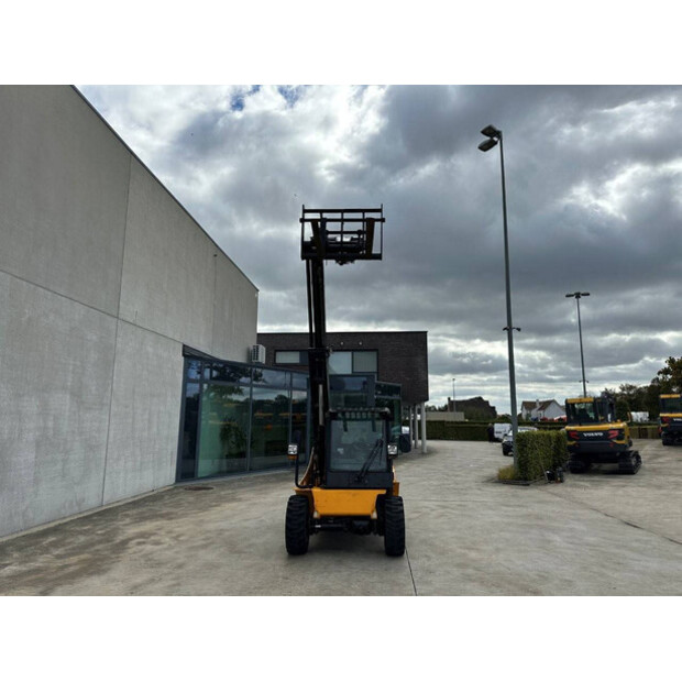 2018 JCB 520-40-44799224