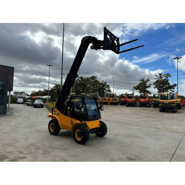 2018 JCB 520-40-44799225