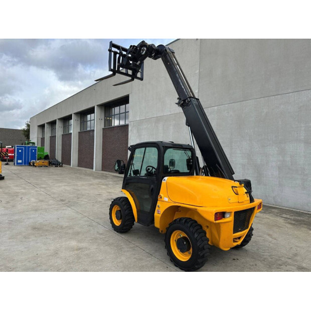 2018 JCB 520-40-44799227