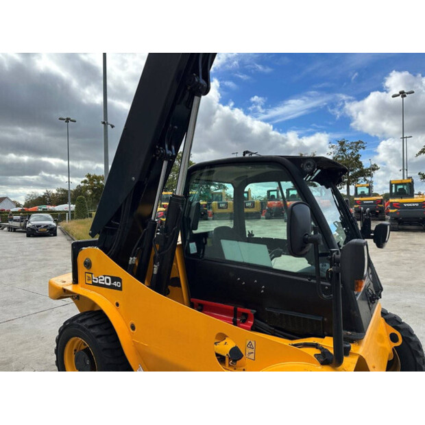 2018 JCB 520-40-44799228