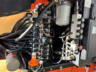 1998-jlg-600aj-1402499-44799284