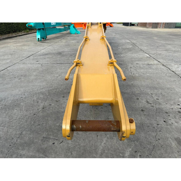 2025 كاتربيلر 320D-44799401