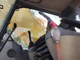 2023-komatsu-pc400lc-8r-1402594-44811251