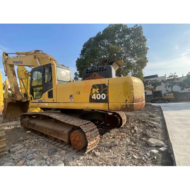 2023 Komatsu PC400LC-8R-44811258