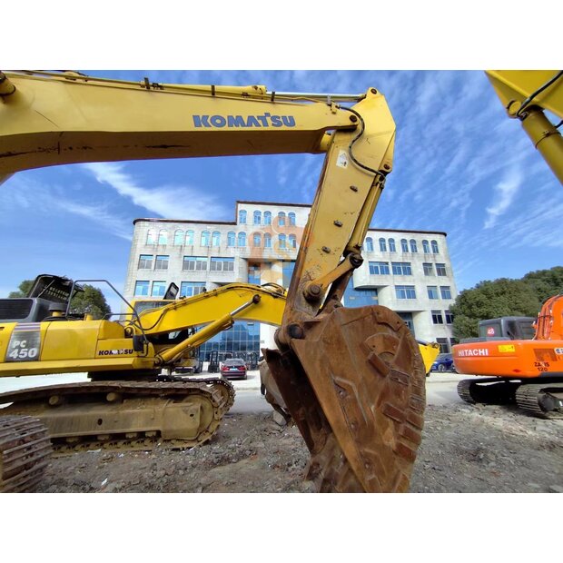 2023 Komatsu PC400LC-8R-44811261